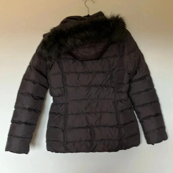 The  North Face all black down puffer hooded jacket - Picture 7 of 9